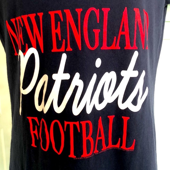 NEW ENGLAND PATRIOTS T-SHIRT•sz M - Picture 2 of 7